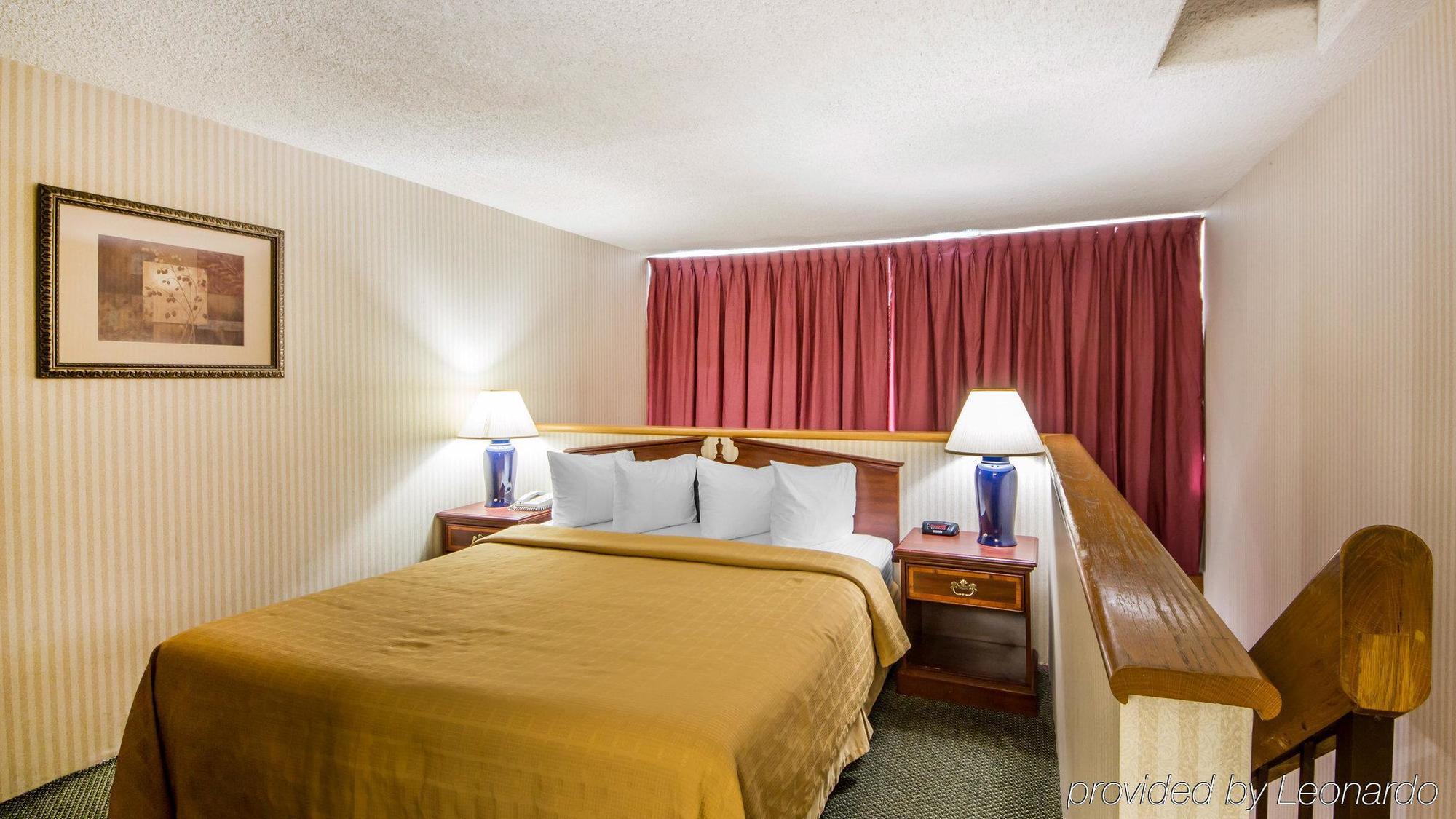 Quality Inn Ponca City Route 77 Exterior photo