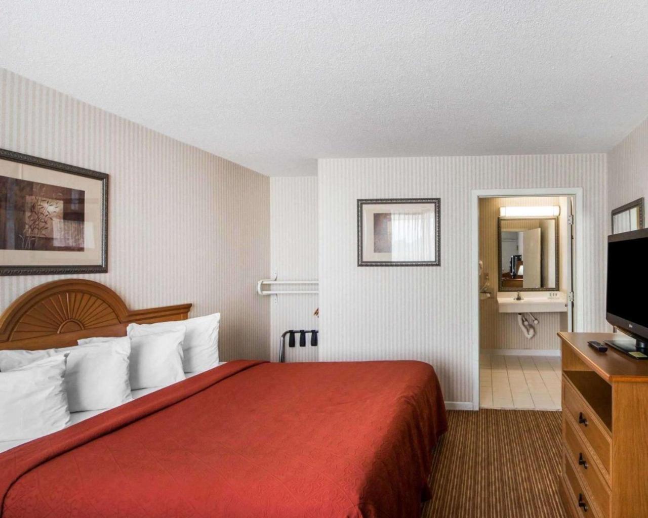 Quality Inn Ponca City Route 77 Exterior photo