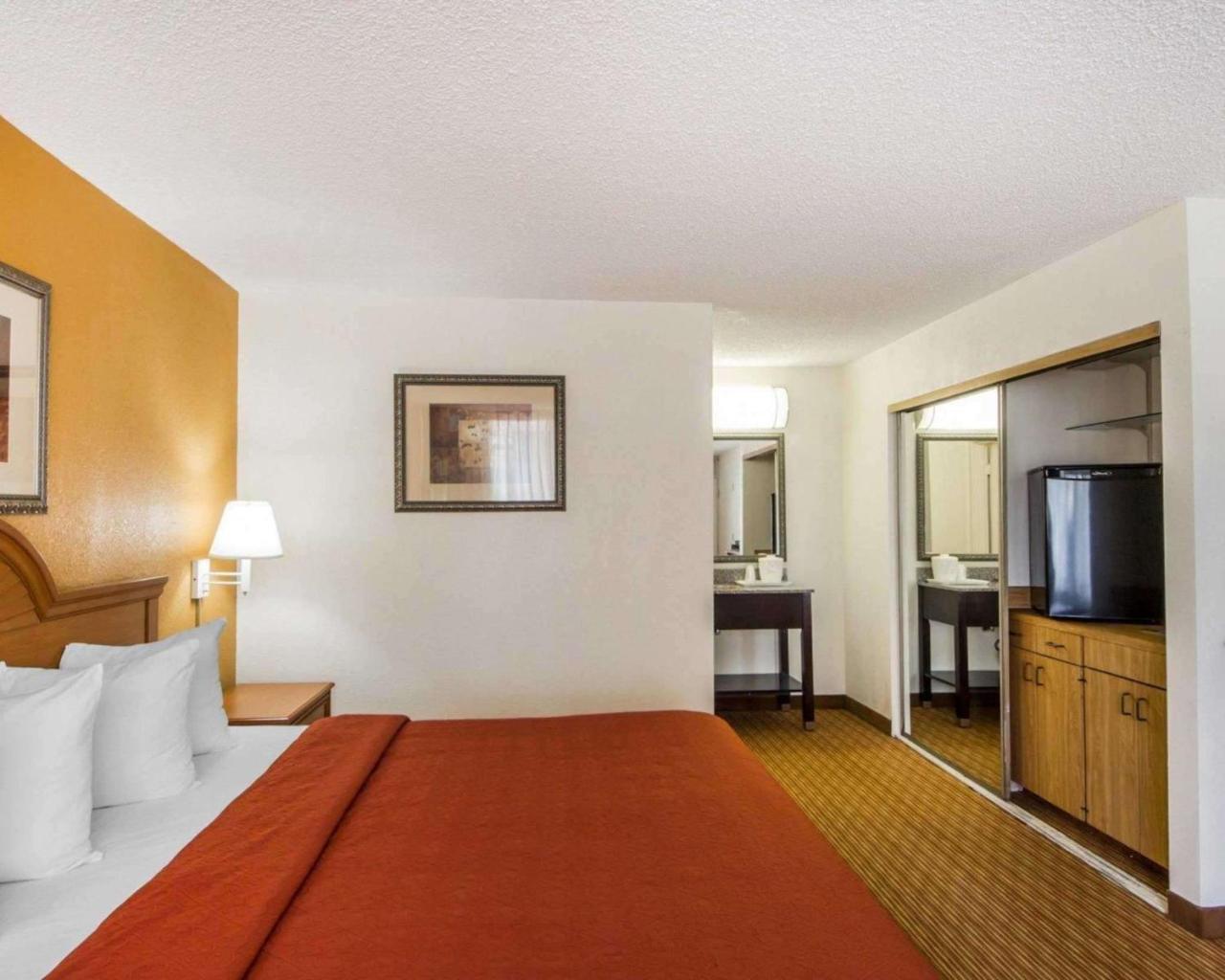 Quality Inn Ponca City Route 77 Exterior photo