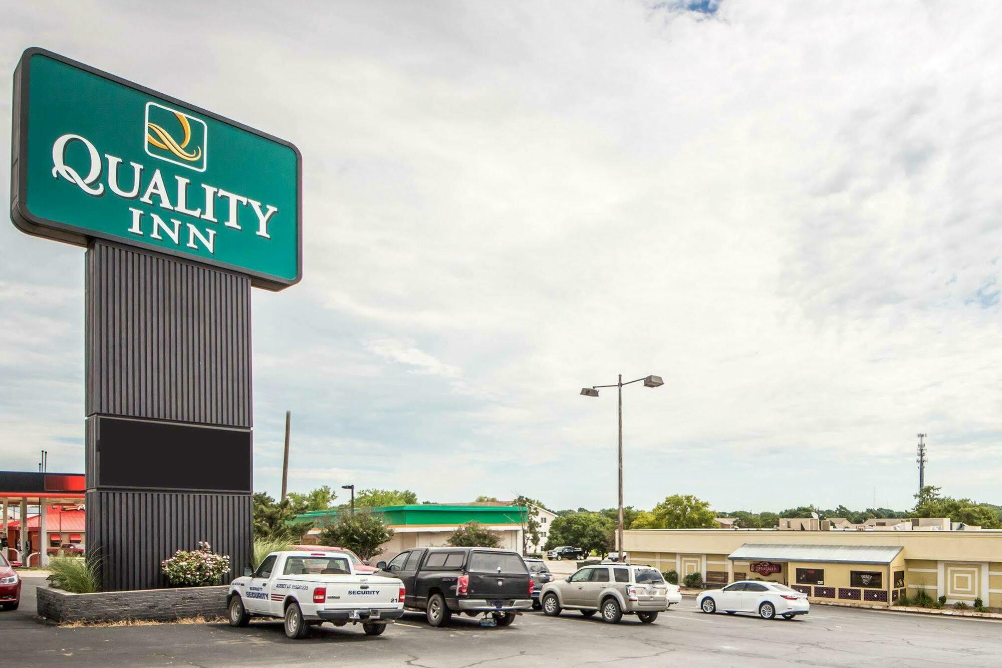 Quality Inn Ponca City Route 77 Exterior photo