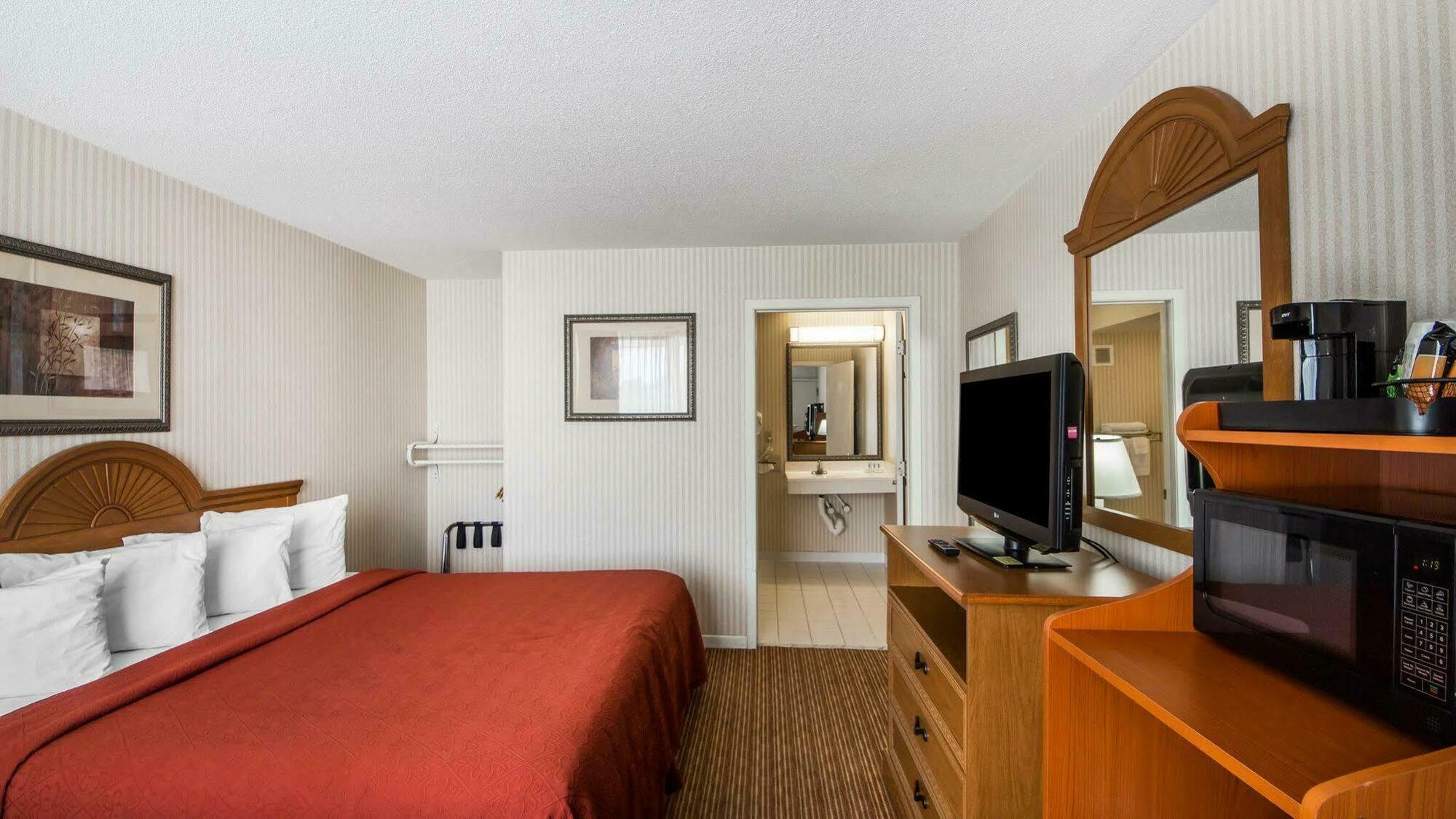 Quality Inn Ponca City Route 77 Exterior photo